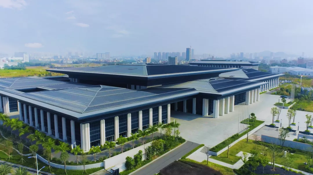 深圳：要展览，更要会议